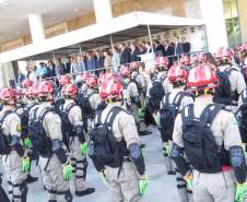 Richa entrega 207 novas viaturas para a polícia, bombeiros e defesa civil.