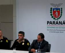 Na tarde da última quarta-feira (15/06) o Coordenador Executivo de Proteção e Defesa Civil, Ten.-Cel. Edemilson de Barros, ministrou uma palestra sobre a metodologia de Defesa Civil para os militares do Curso de Aperfeiçoamento de Oficiais (CAO) da Polícia Militar do Paraná.