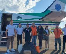 Aviões do Paraná levam veterinários, medicamentos e internet ao Rio Grande do Sul