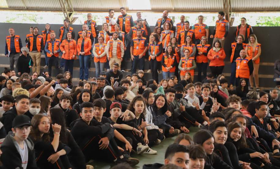 Estado capacita 5,8 mil servidores da educação para atuar como brigadistas