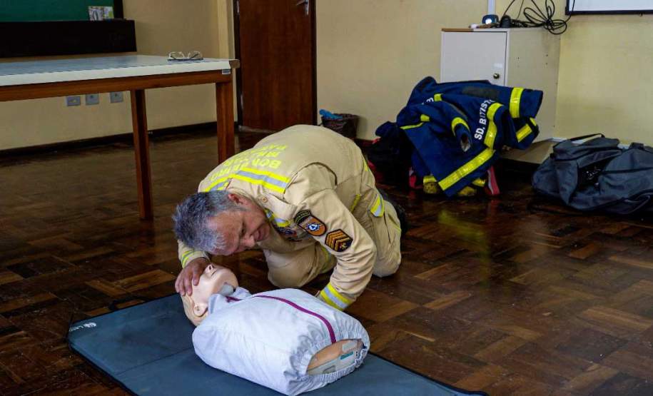 Estado capacita 5,8 mil servidores da educação para atuar como brigadistas